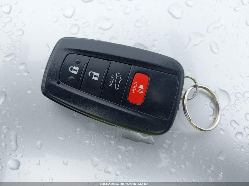 2021 TOYOTA RAV4 XLE — Photo 11