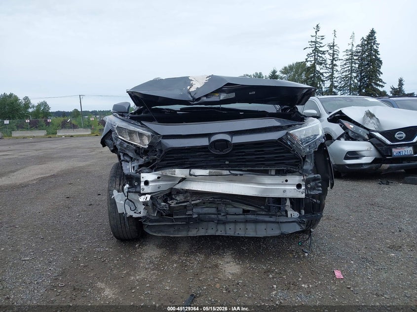 2021 TOYOTA RAV4 XLE — Photo 13