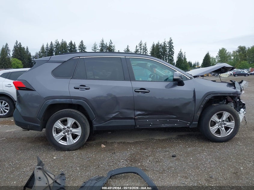 2021 TOYOTA RAV4 XLE — Photo 14