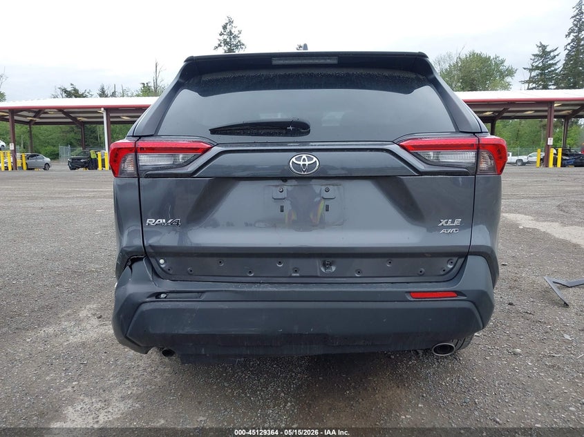 2021 TOYOTA RAV4 XLE — Photo 17