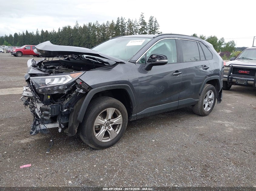 2021 TOYOTA RAV4 XLE — Photo 2
