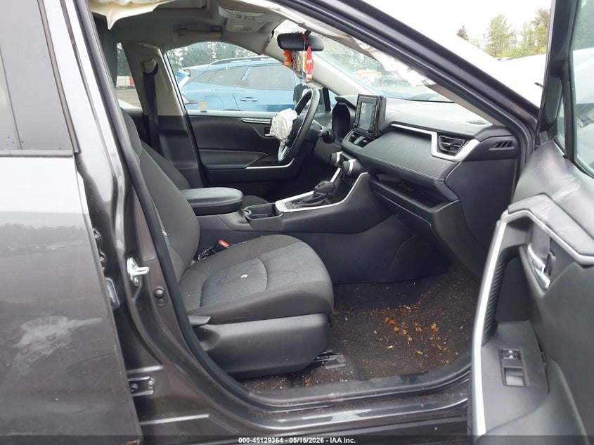 2021 TOYOTA RAV4 XLE — Photo 5