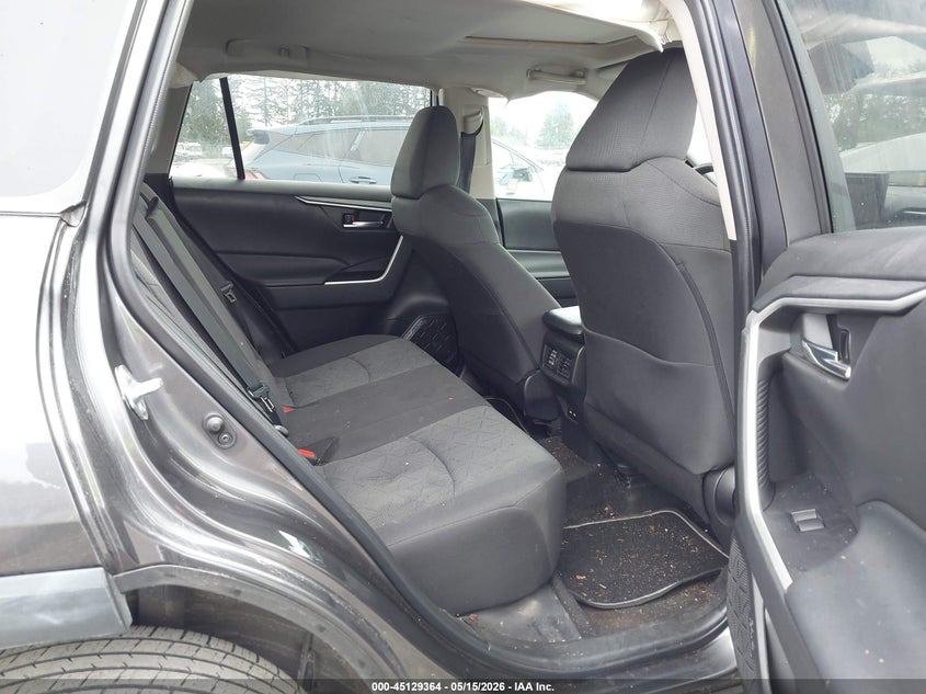 2021 TOYOTA RAV4 XLE — Photo 8