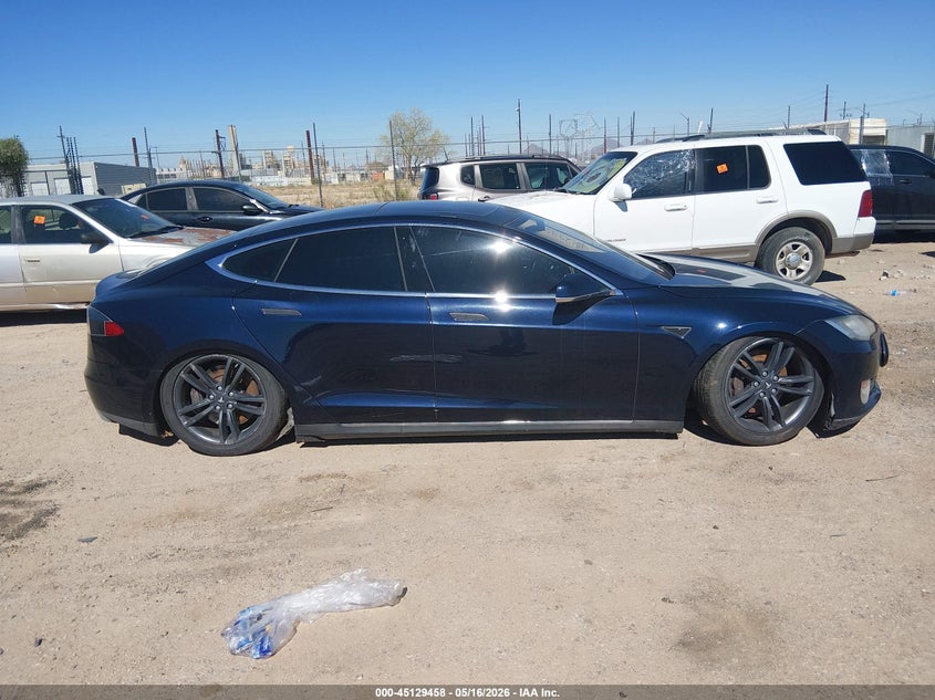 2014 Tesla Model S P85 VIN: 5YJSA1H19EFP38722 Lot: 45129458