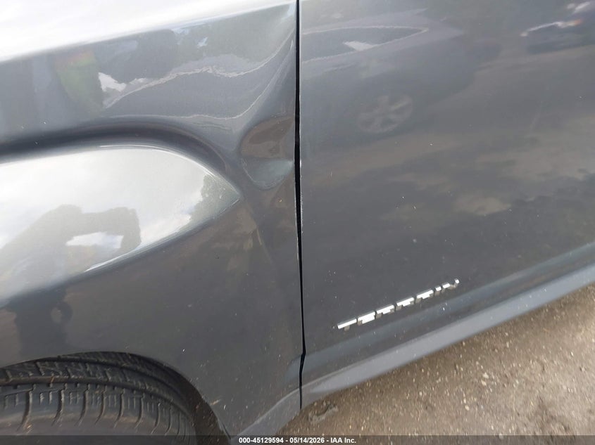 2012 GMC TERRAIN auction photo 6