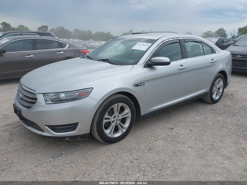 2013 FORD TAURUS auction photo 2