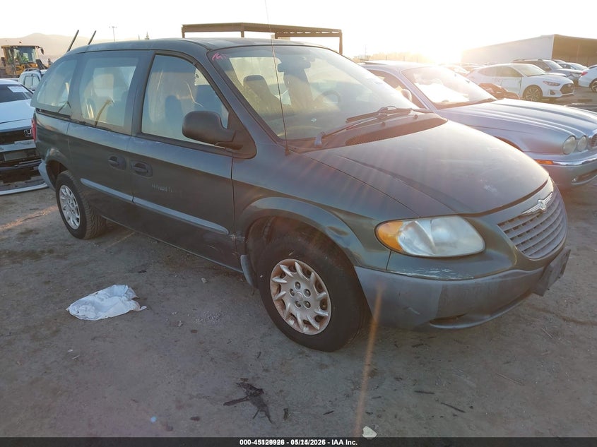 2002 CHRYSLER VOYAGER auction photo 1