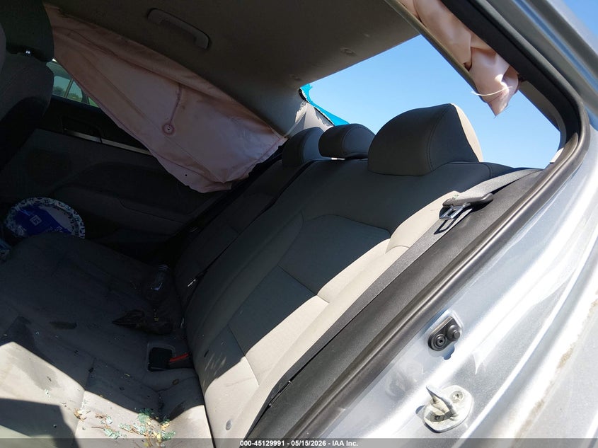 VIN 5NPD84LF2HH042122 2017 HYUNDAI ELANTRA SE
