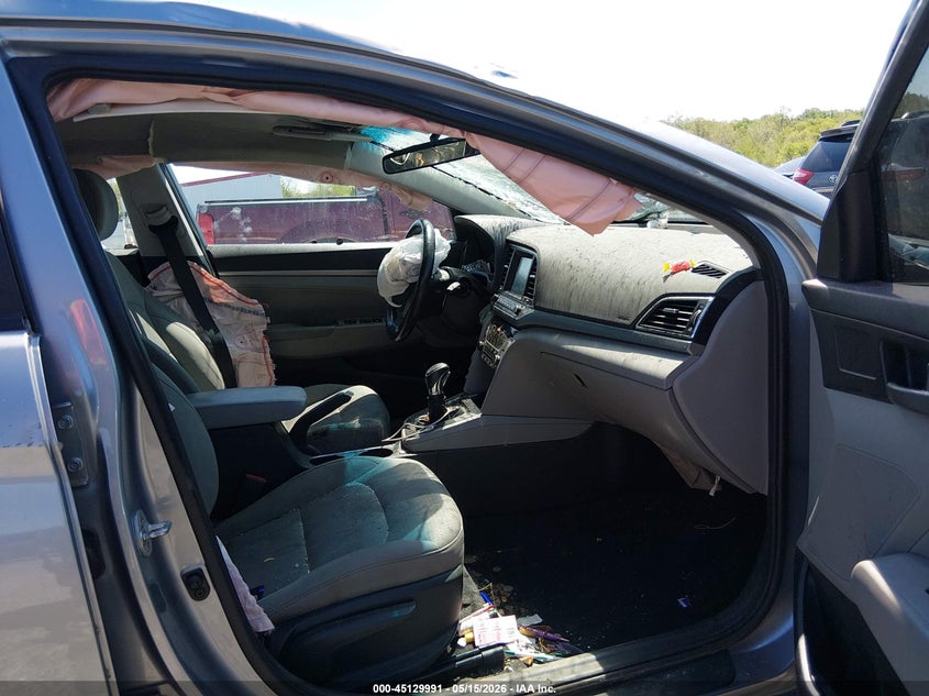 2017 HYUNDAI ELANTRA auction photo 5