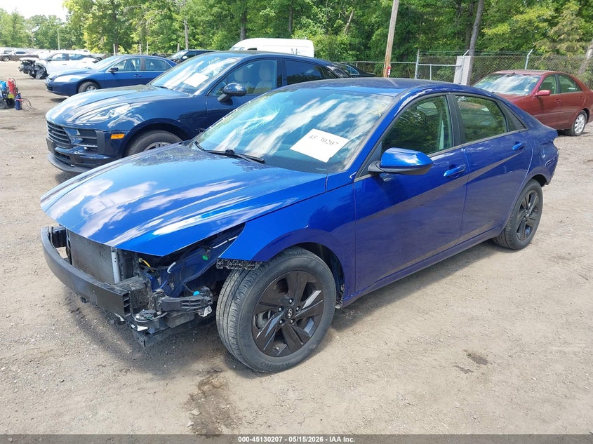 2022 HYUNDAI ELANTRA auction photo 2