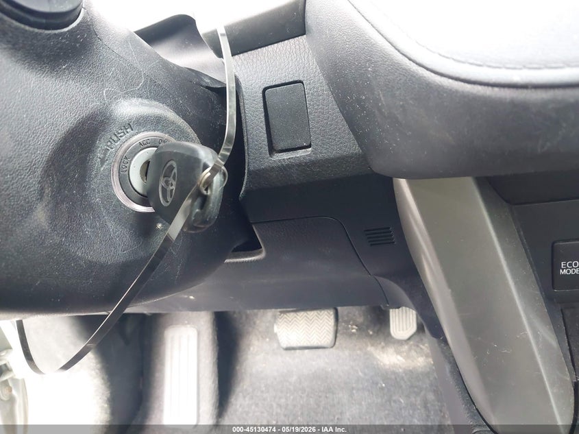 VIN 2T3BFREV2HW687571 2017 TOYOTA RAV4 LE