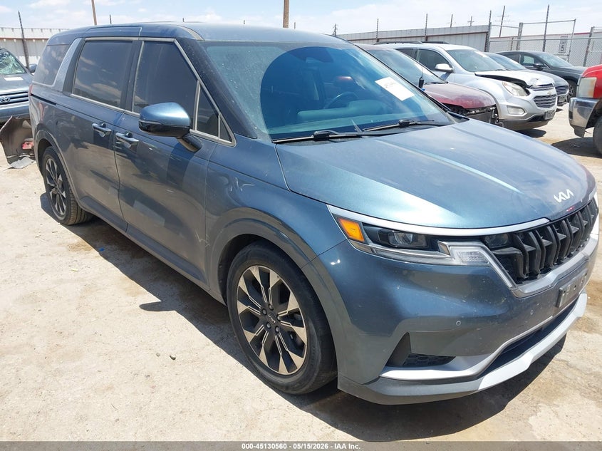 2024 KIA CARNIVAL MPV auction photo 1