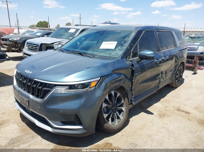 2024 KIA CARNIVAL MPV auction photo 2