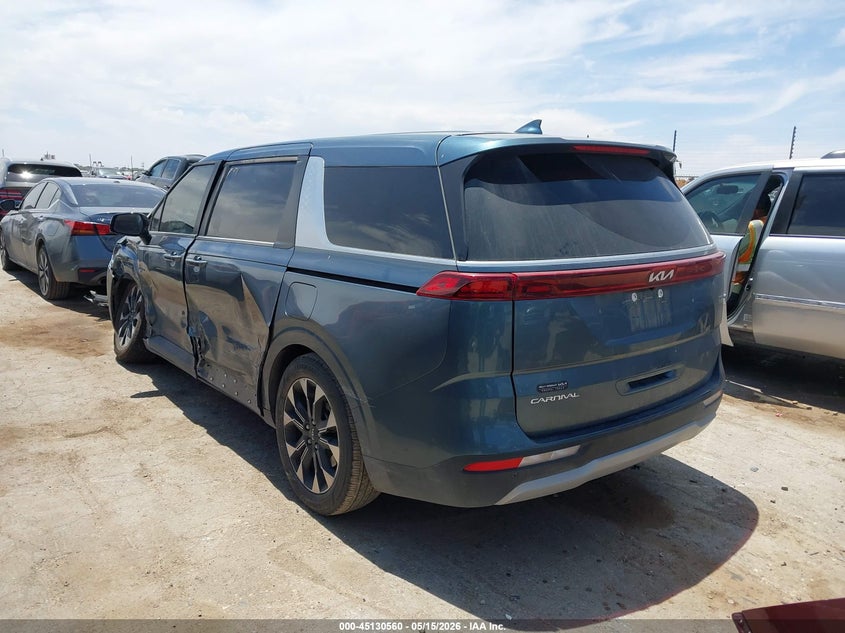 2024 KIA CARNIVAL MPV auction photo 3