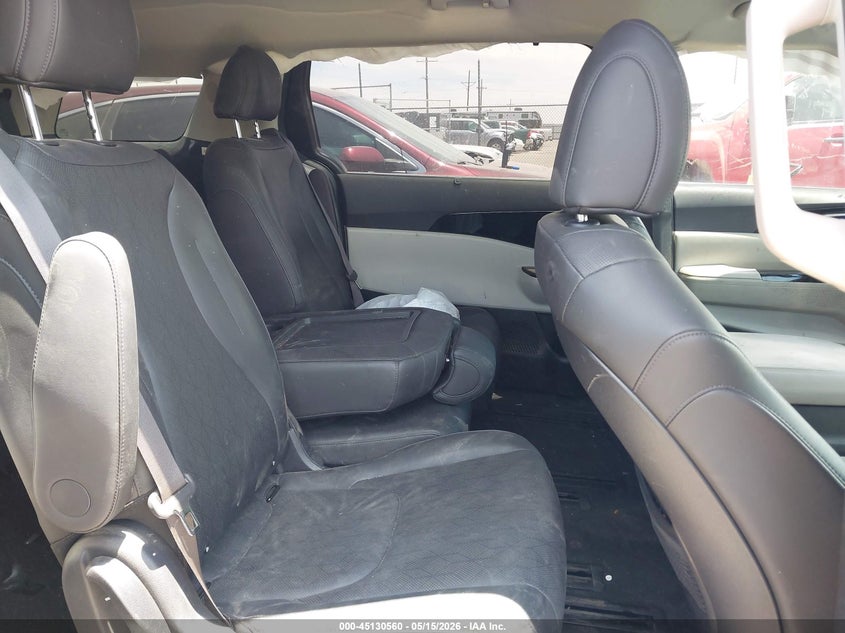 2024 KIA CARNIVAL MPV auction photo 8