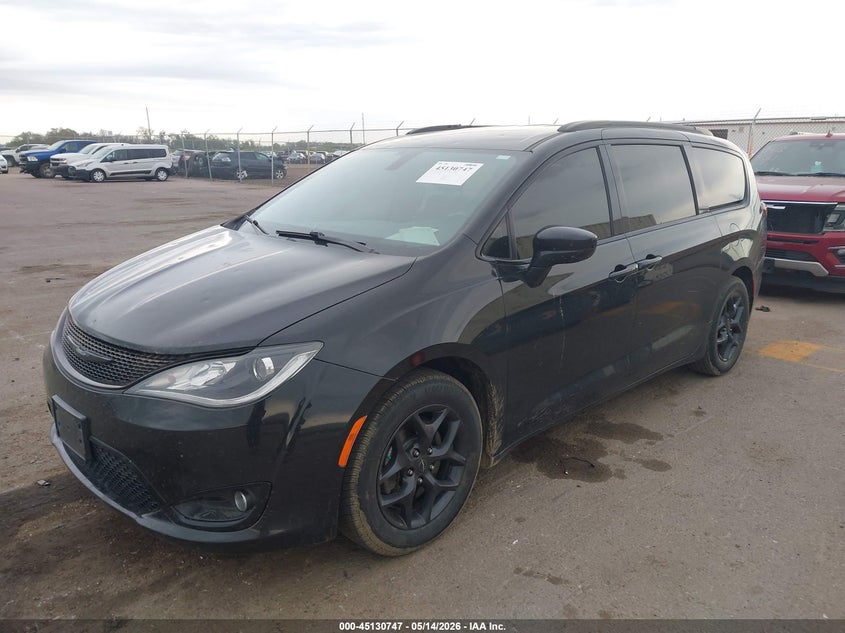 2019 CHRYSLER PACIFICA auction photo 2