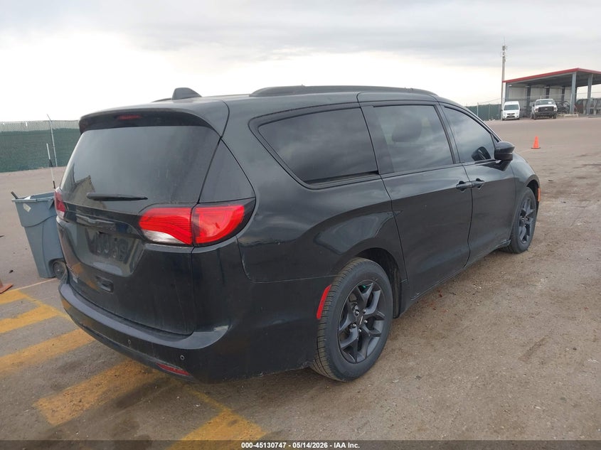 2019 CHRYSLER PACIFICA auction photo 4