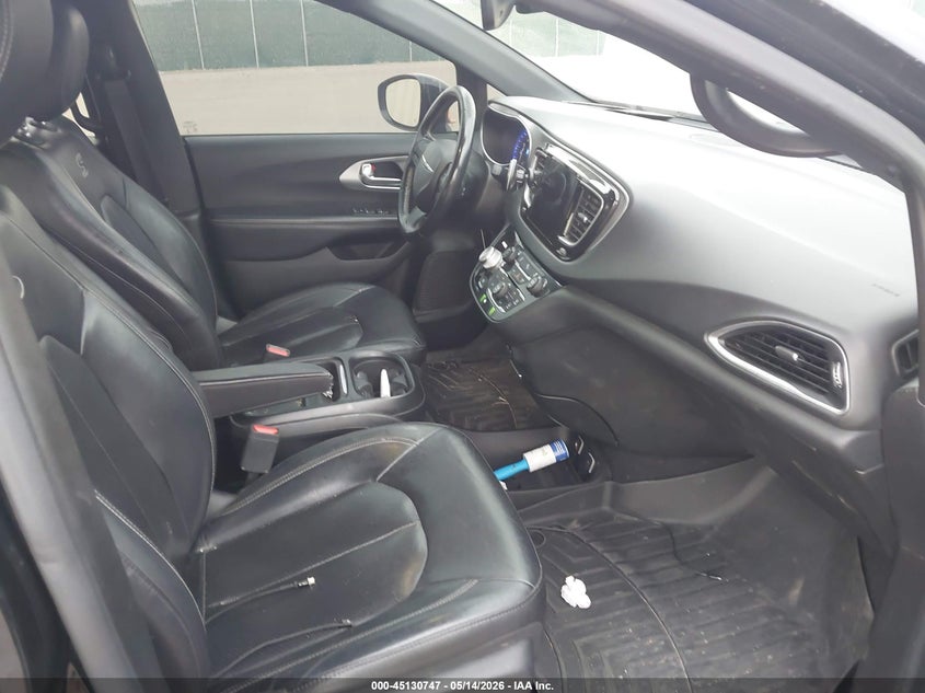 2019 CHRYSLER PACIFICA auction photo 5