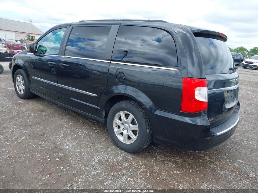 2012 CHRYSLER TOWN & COUNTRY auction photo 3