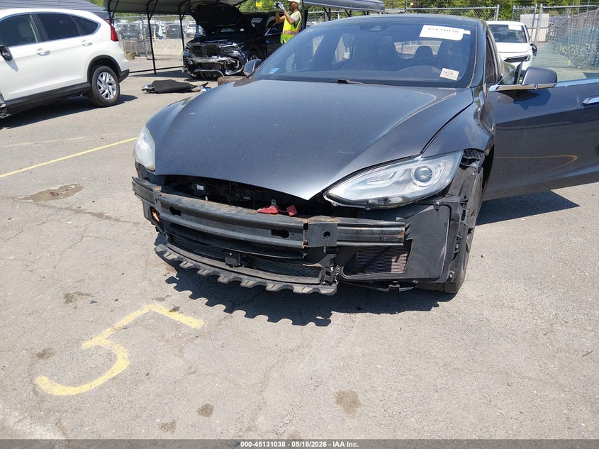 2015 Tesla Model S 85D/P85D VIN: 5YJSA1H49FF092867 Lot: 45131038