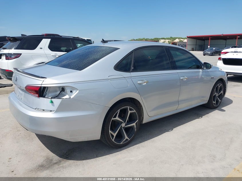 2020 VOLKSWAGEN PASSAT auction photo 4