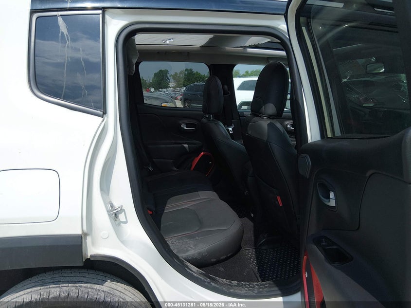 2019 JEEP RENEGADE auction photo 8