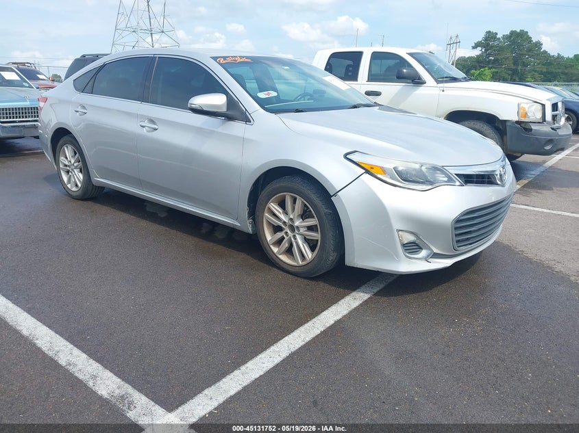 2013 TOYOTA AVALON XLE