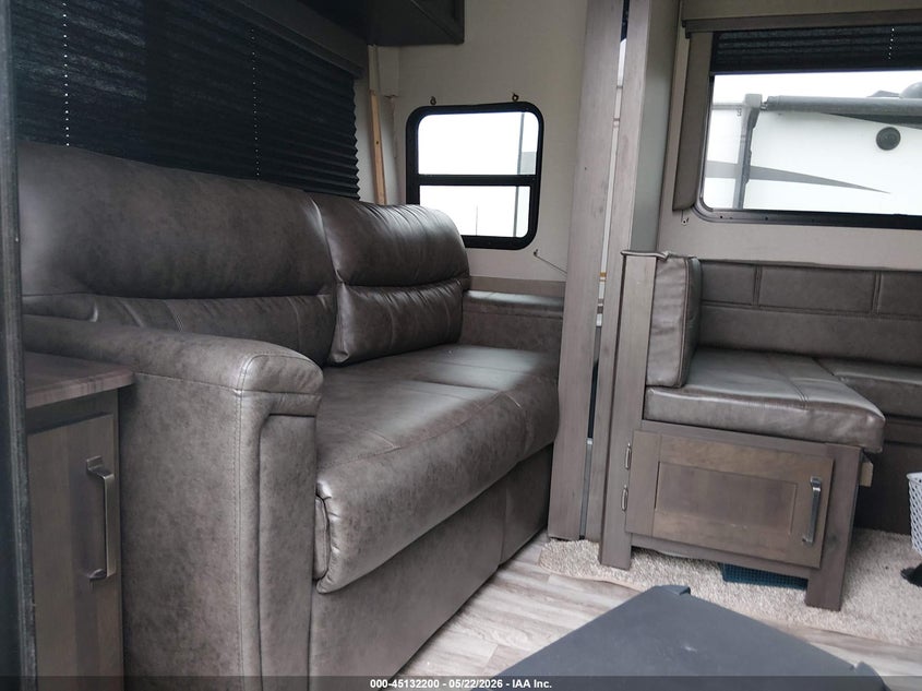 2021 GRAND DESIGN TRANSCEND auction photo 8
