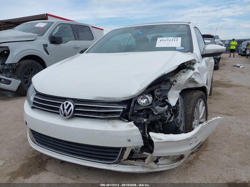 2014 Volkswagen Eos Komfort VIN: WVWBW8AH1EV000979 Lot: 45132212