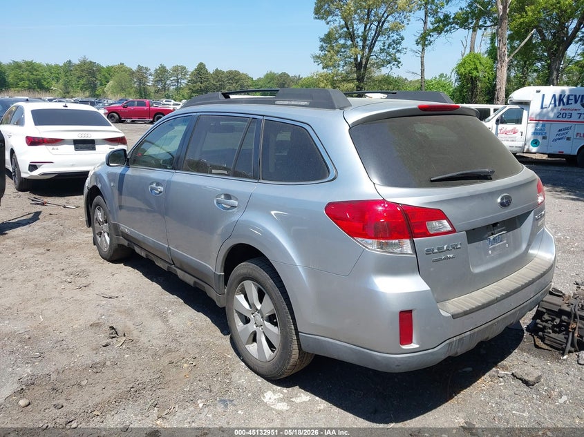 Vin: 4s4brbgc8c3290304, lot: 45630580, subaru outback 2.5i premium 20123