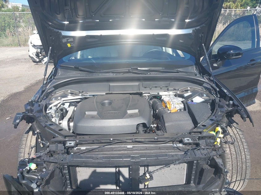 VIN YV4H60RM0S1189542 2025 VOLVO XC60 PLUG-IN HYBRID ULTRA T8 AWD ELECTRIC/GASOLINE DARK