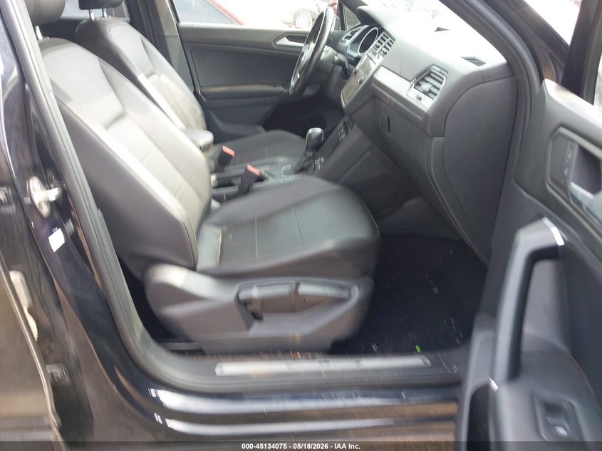 2020 VOLKSWAGEN TIGUAN auction photo 5