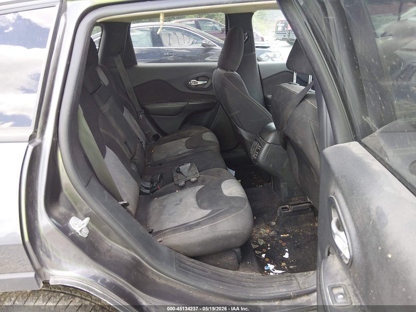 2016 JEEP CHEROKEE auction photo 8