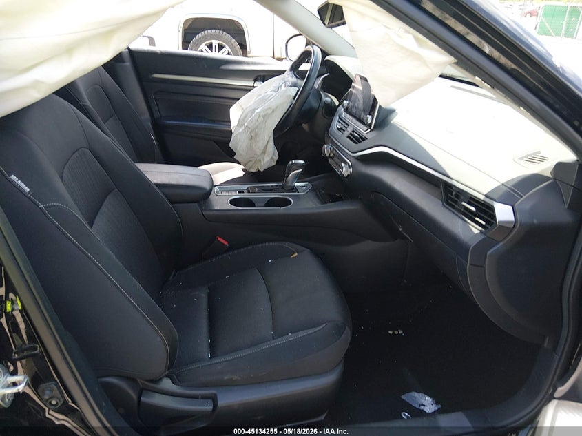 2019 NISSAN ALTIMA auction photo 5