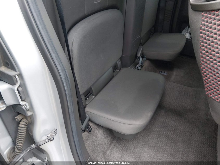 2011 Nissan Frontier 4.0 Frontier Pro-4X silver Lot 111045135240 Vin 1N6AD0CW1BC434760