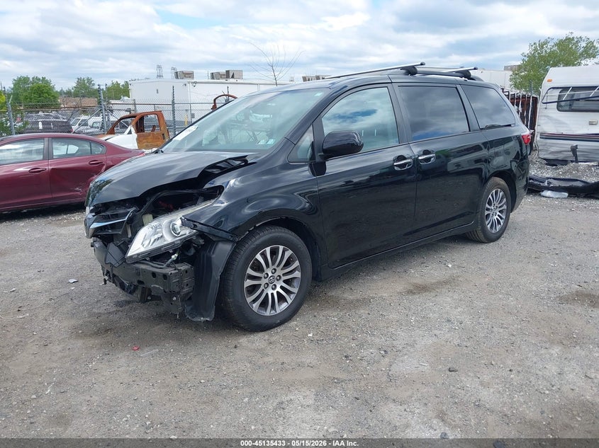 2020 TOYOTA SIENNA auction photo 2