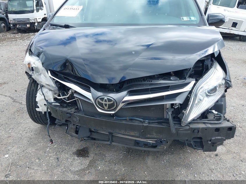 2020 TOYOTA SIENNA auction photo 6