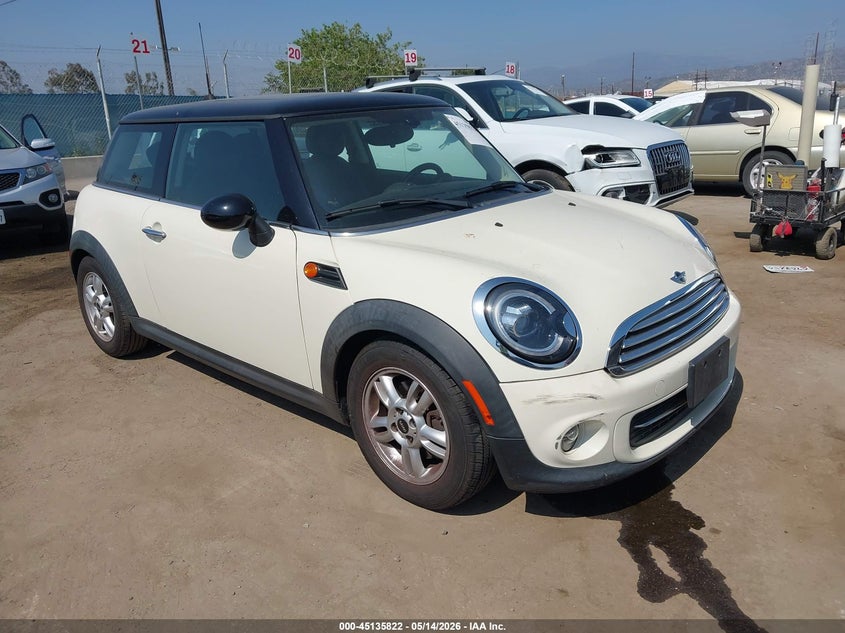 WMWSU3C58DT685694 MINI HARDTOP Photo 1