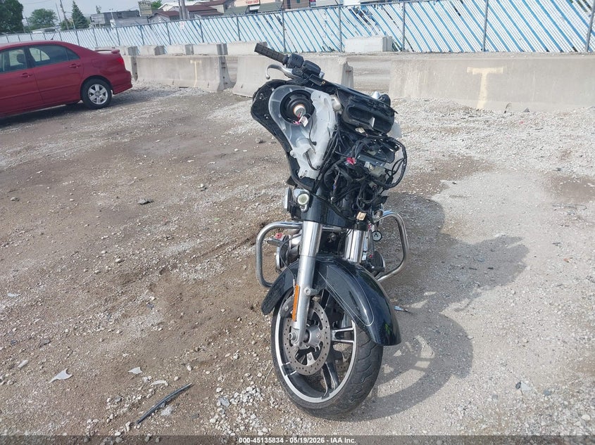 HARLEY-DAVIDSON FLHXS 2016