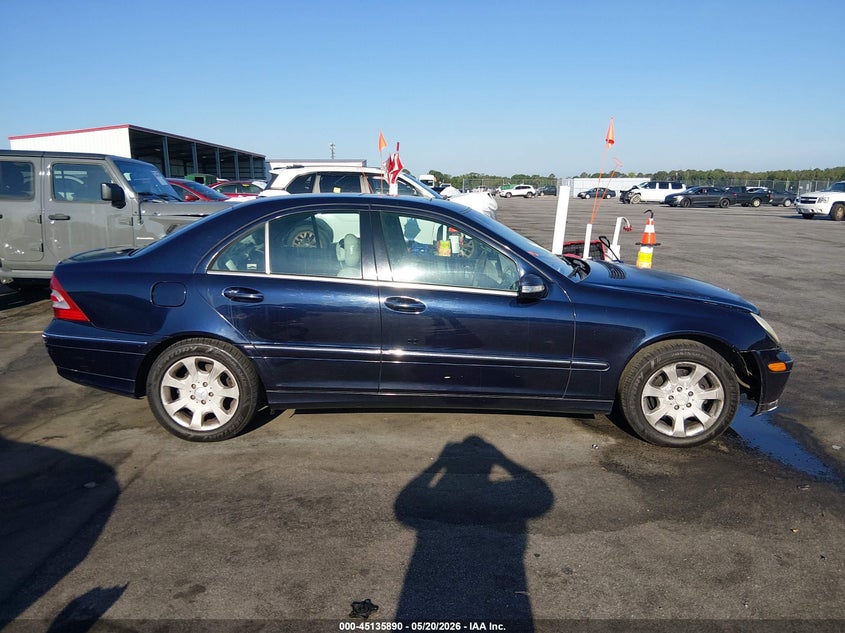 2005 Mercedes-Benz C 240 Luxury 4Matic VIN: WDBRF81JX5F628484 Lot: 45135890