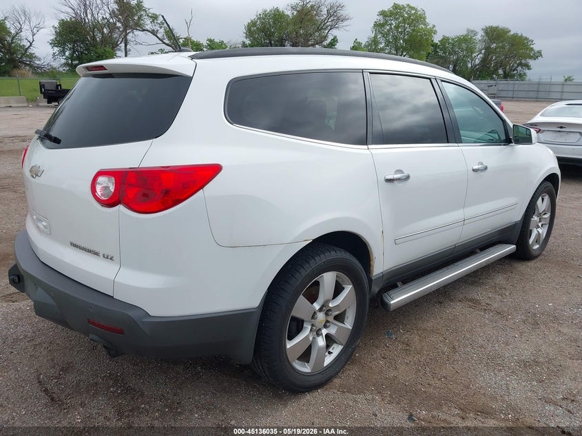2010 CHEVROLET TRAVERSE auction photo 4