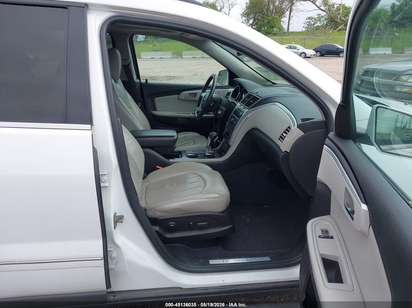 2010 CHEVROLET TRAVERSE auction photo 5