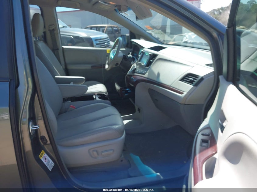 2013 TOYOTA SIENNA VAN 3.5L V-6 DOHC, VVT, 266HP