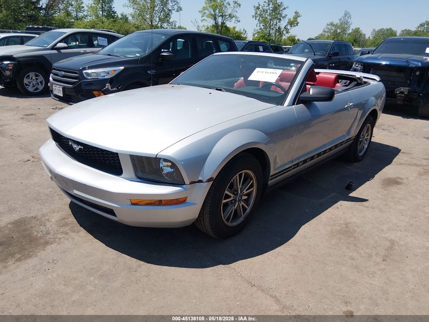 2005 FORD MUSTANG auction photo 2