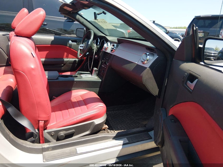 2005 FORD MUSTANG auction photo 5