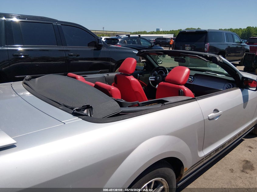 2005 FORD MUSTANG auction photo 6