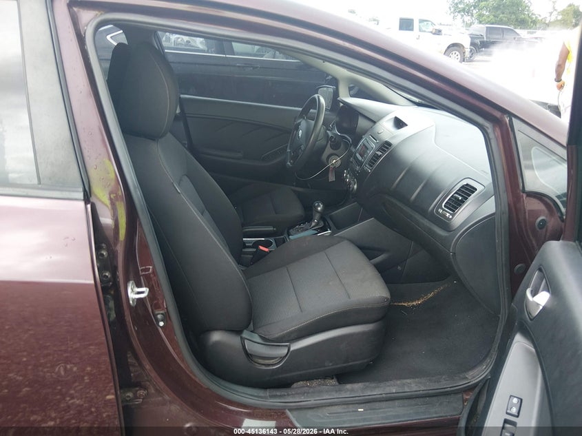 2017 KIA FORTE auction photo 5