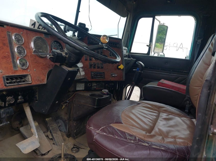 1996 INTERNATIONAL PAYSTAR auction photo 6
