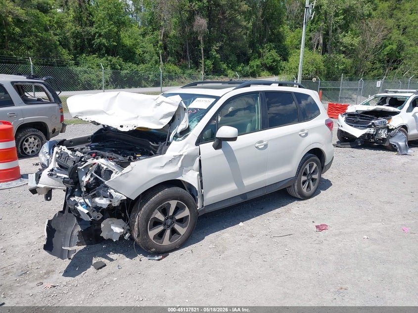 Vin: jf2sjadc3hh556625, lot: 45635150, subaru forester 2.5i premium 20172