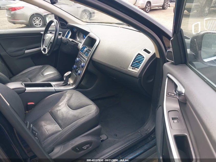 2013 VOLVO XC60 auction photo 5